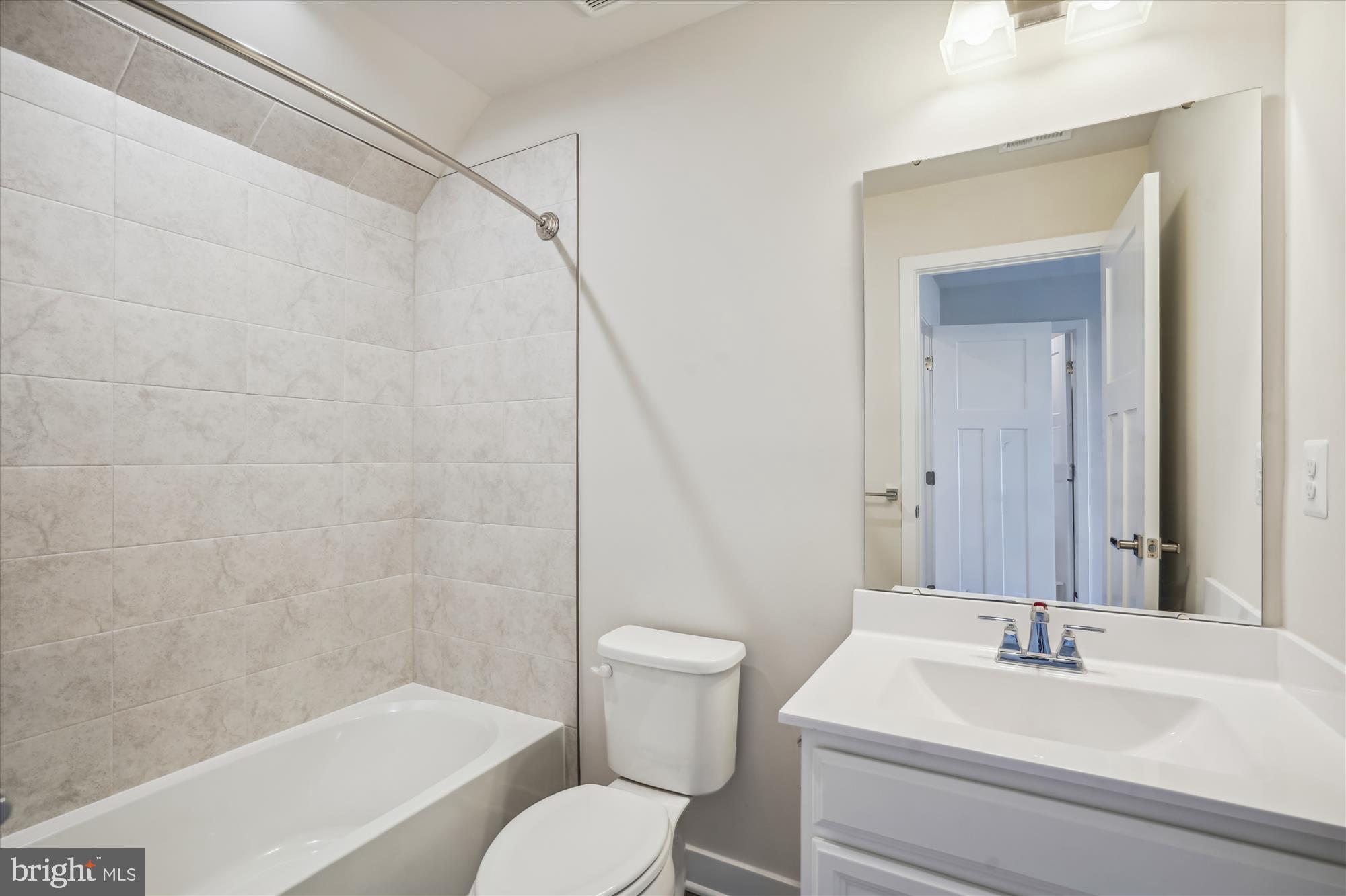 FOSTER'S GLEN - Residential Lease