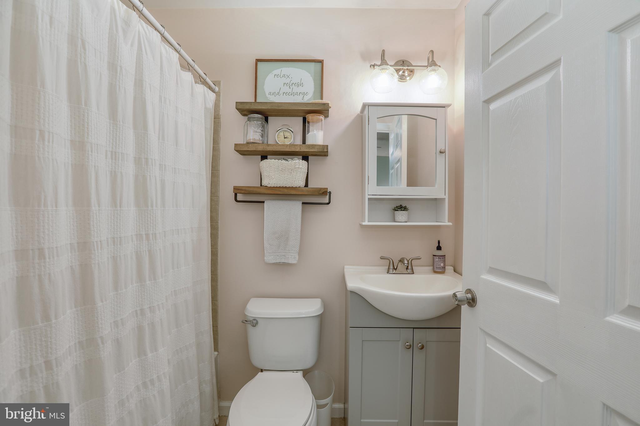 INDIAN CREEK - Residential