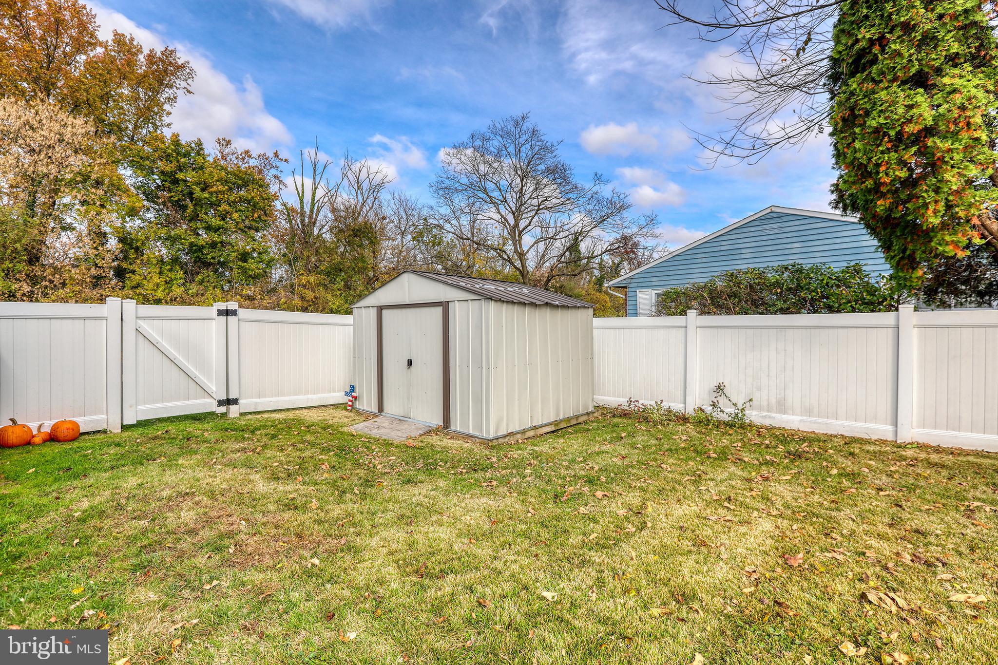 INDIAN CREEK - Residential