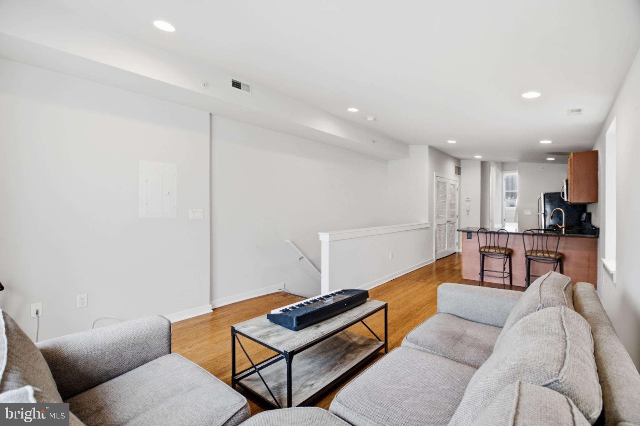 1418 CHRISTIAN STREET 3