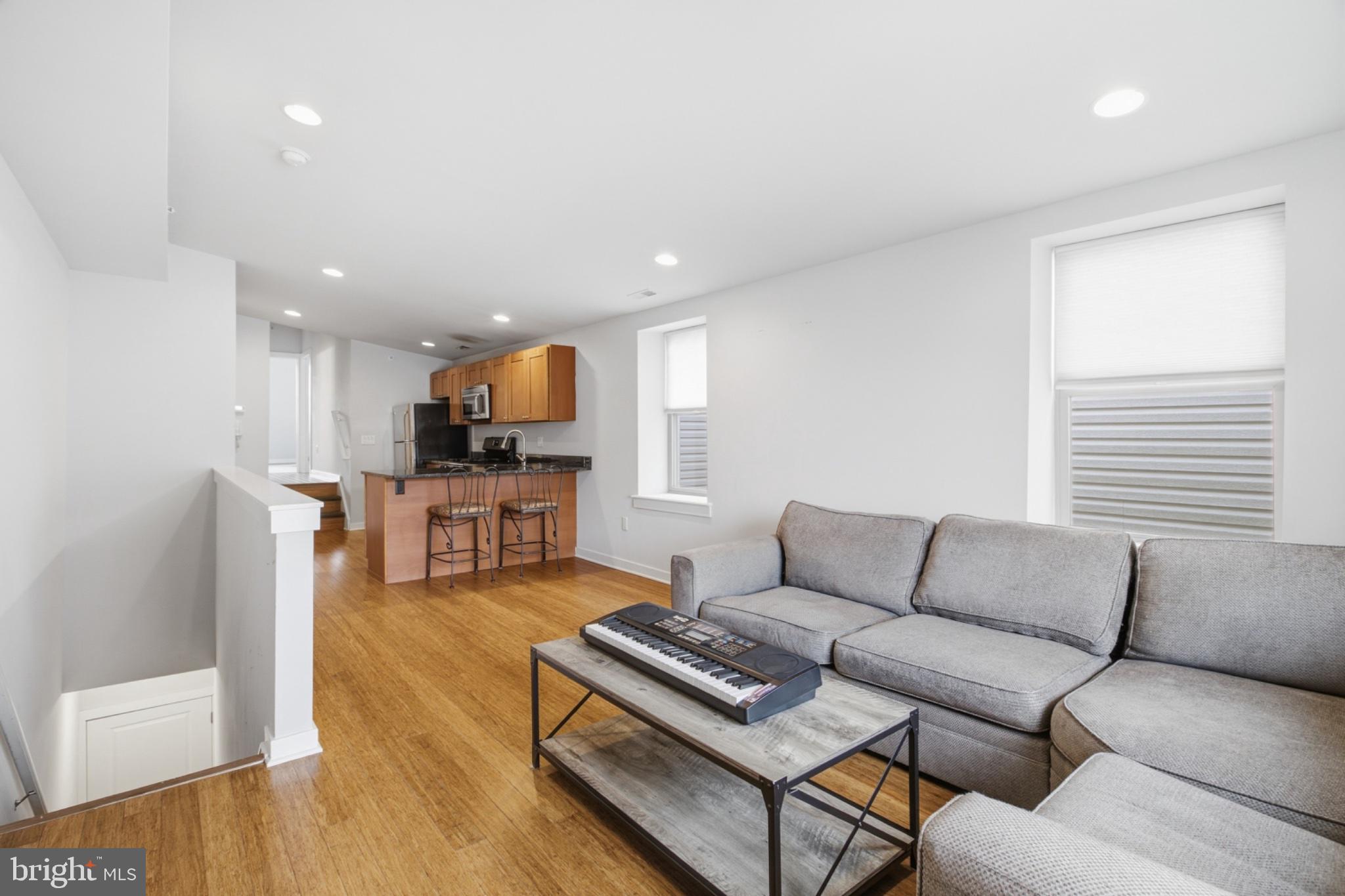 1418 CHRISTIAN STREET 3