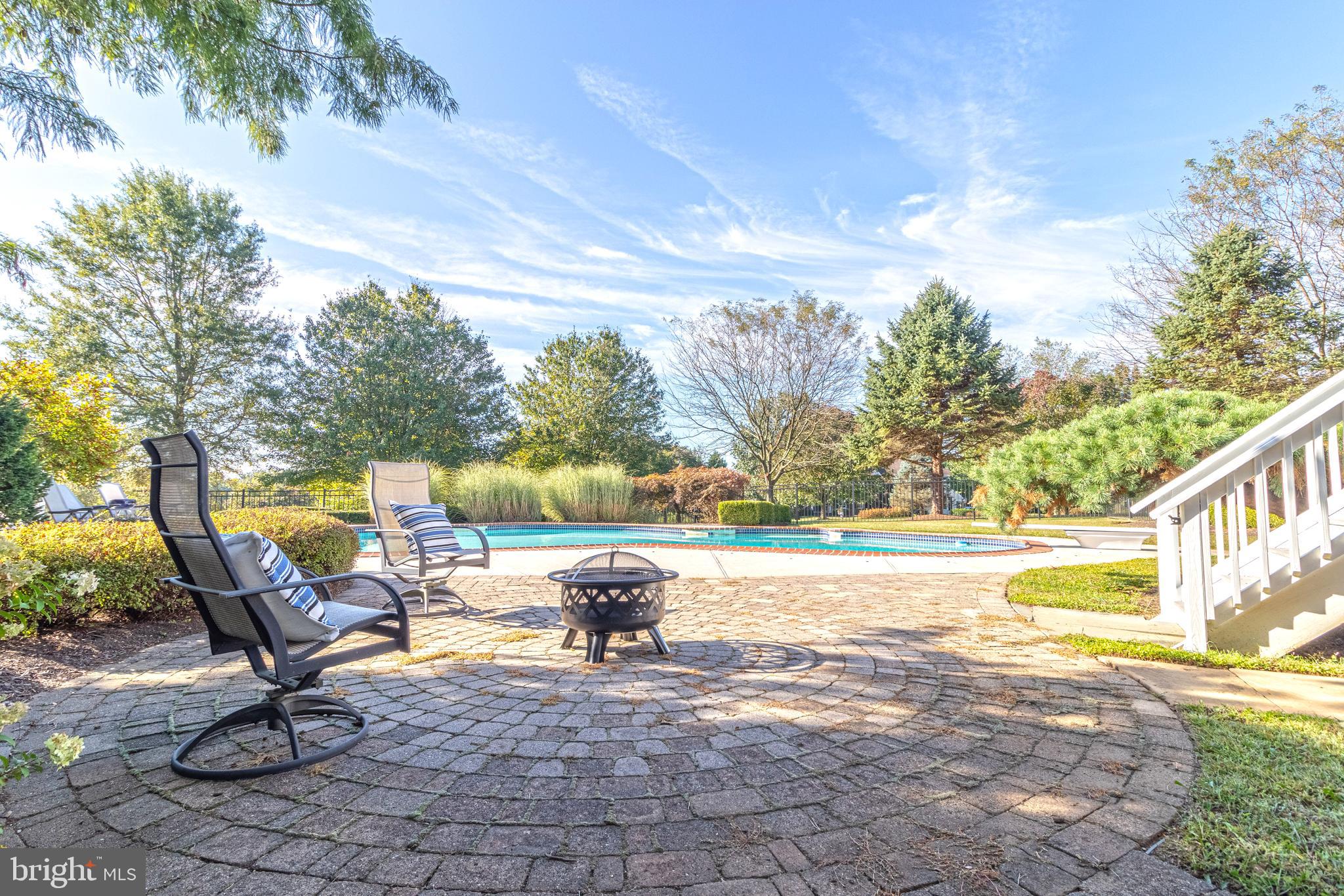 COUNTRY WALK - Residential