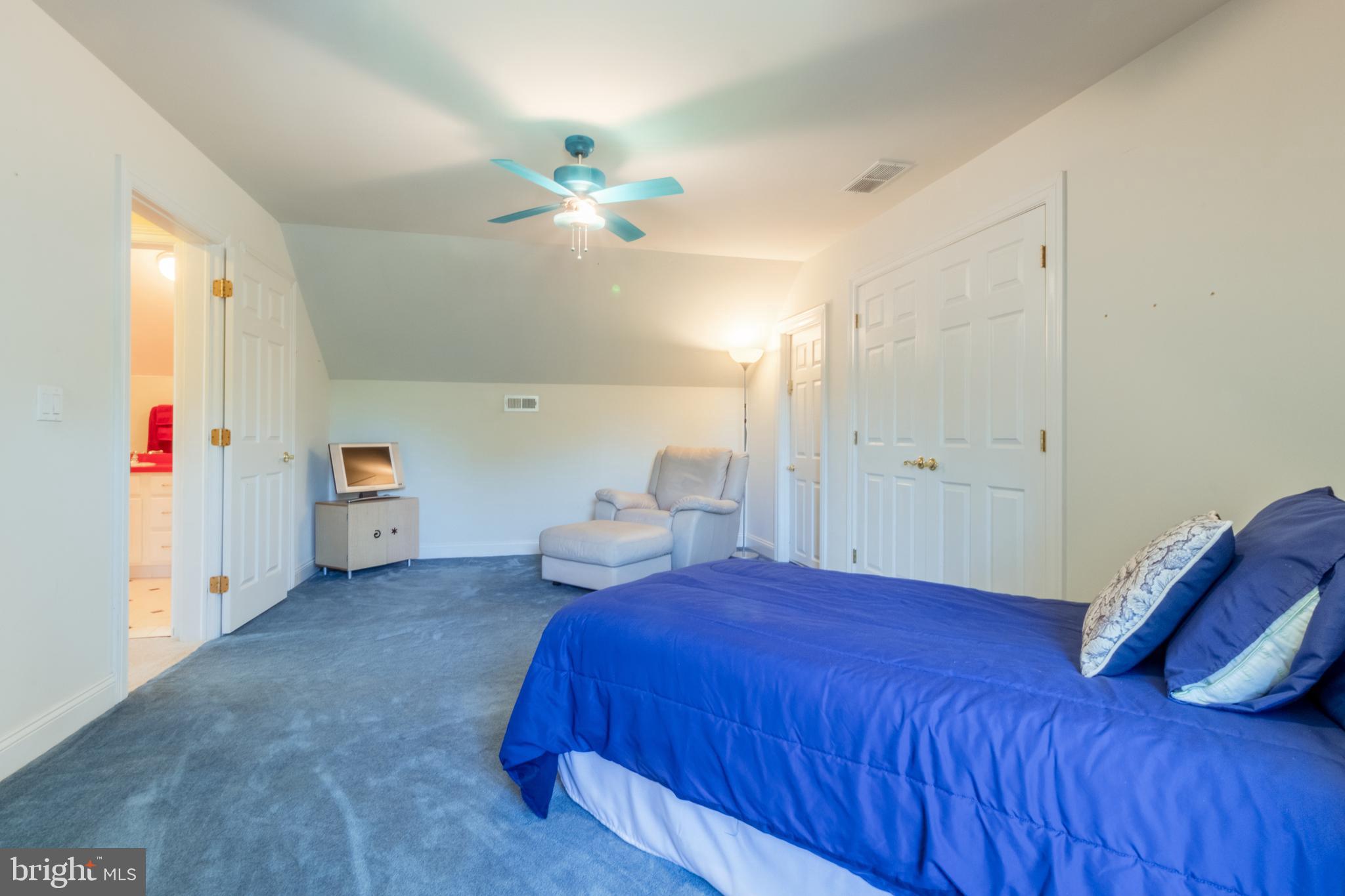 COUNTRY WALK - Residential