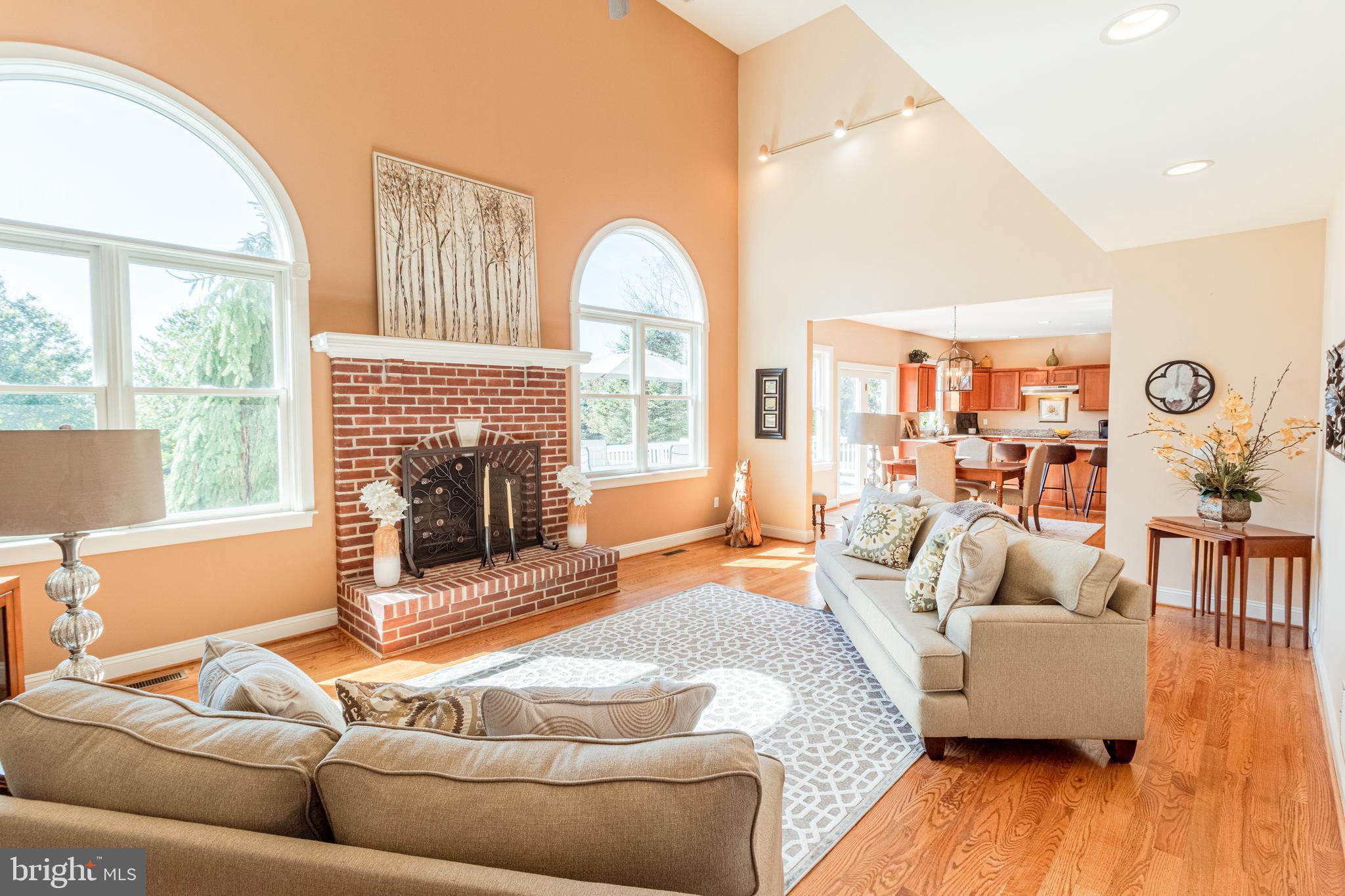 COUNTRY WALK - Residential