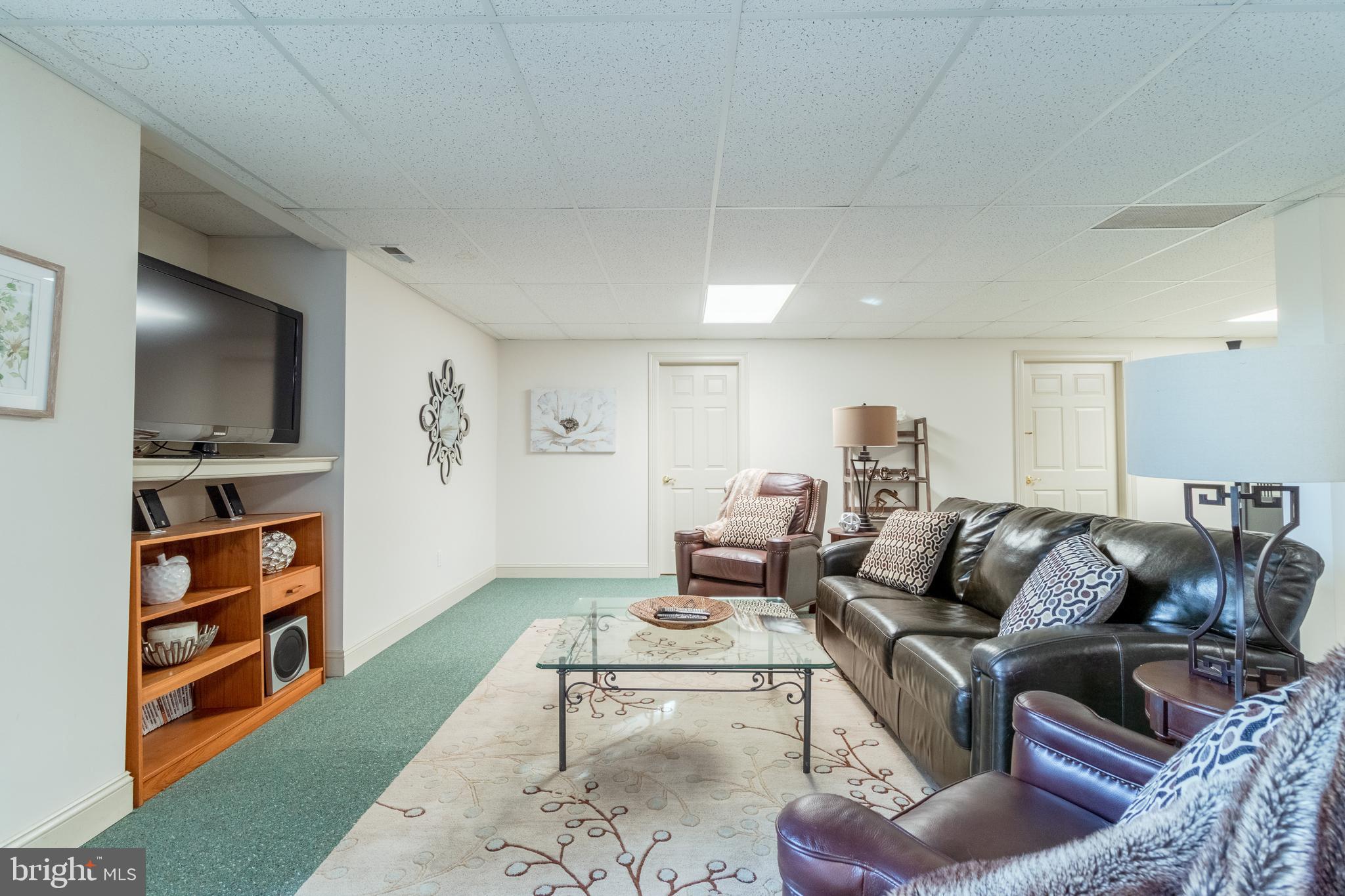 COUNTRY WALK - Residential