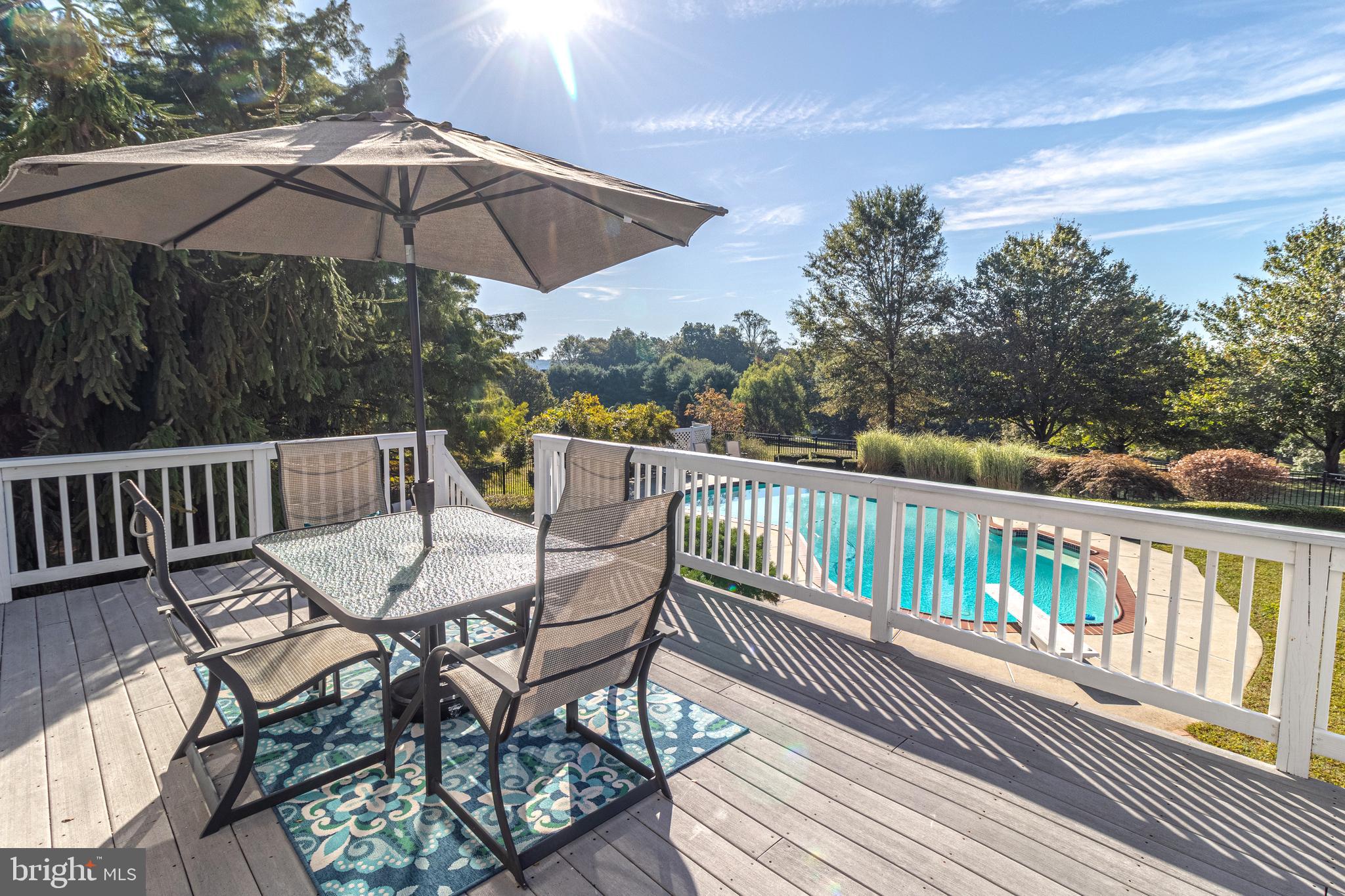 COUNTRY WALK - Residential