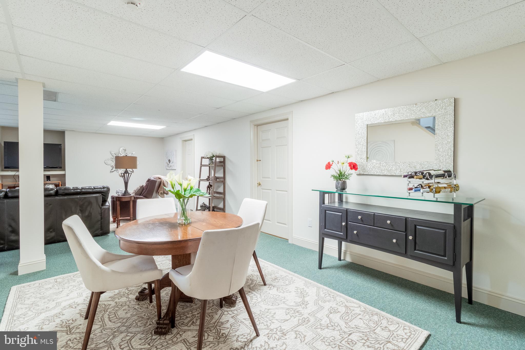 COUNTRY WALK - Residential