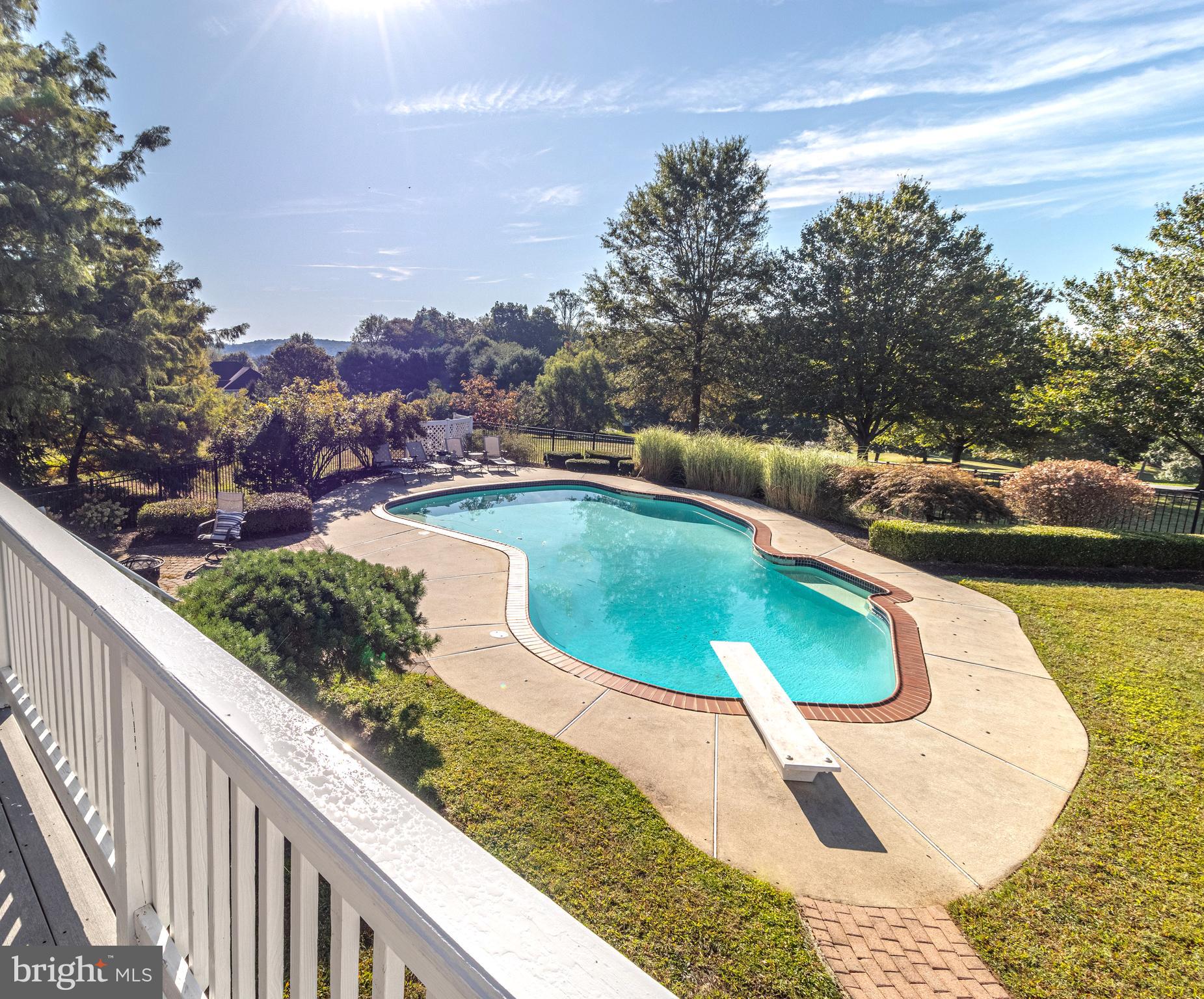 COUNTRY WALK - Residential