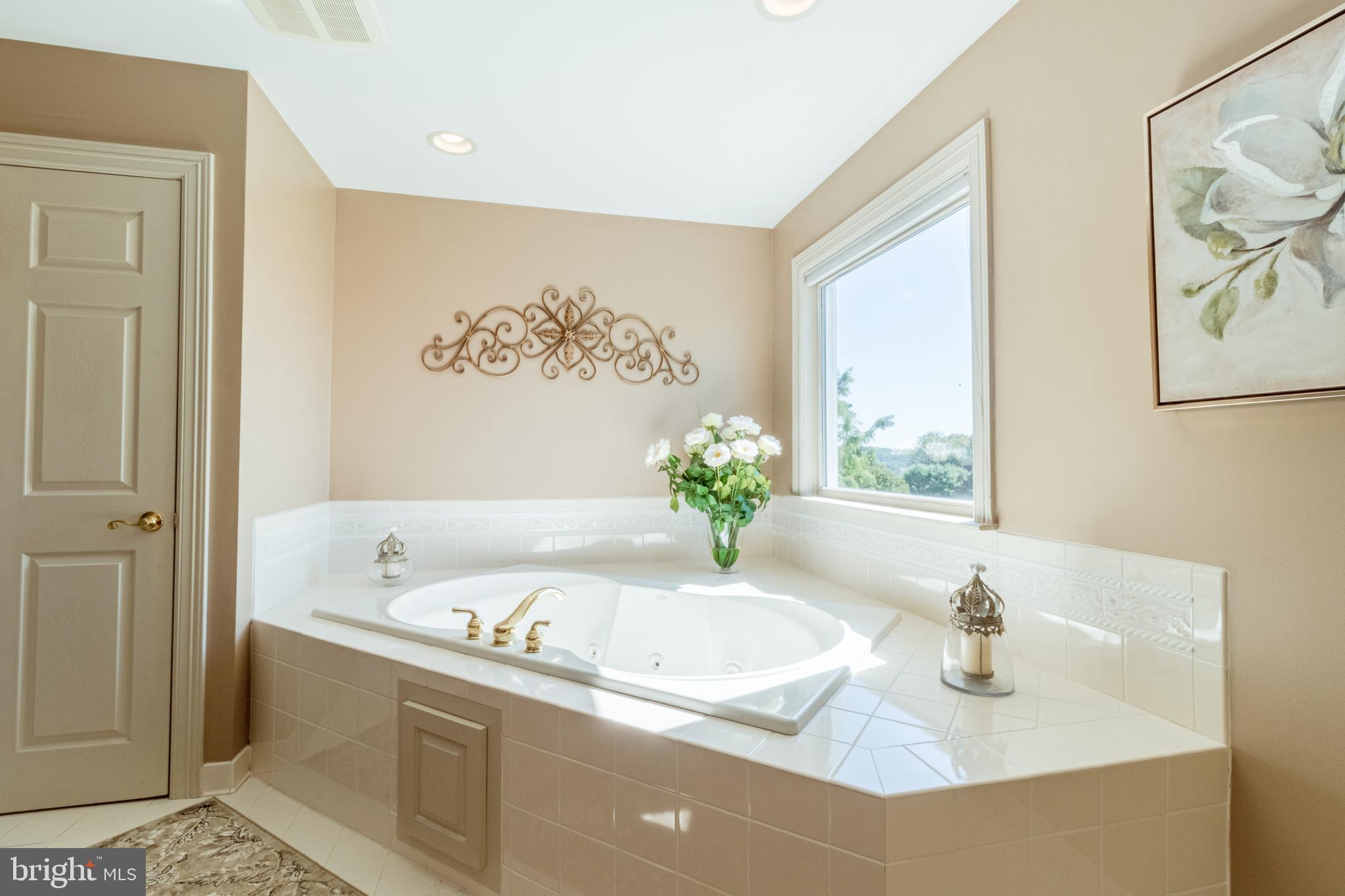 COUNTRY WALK - Residential