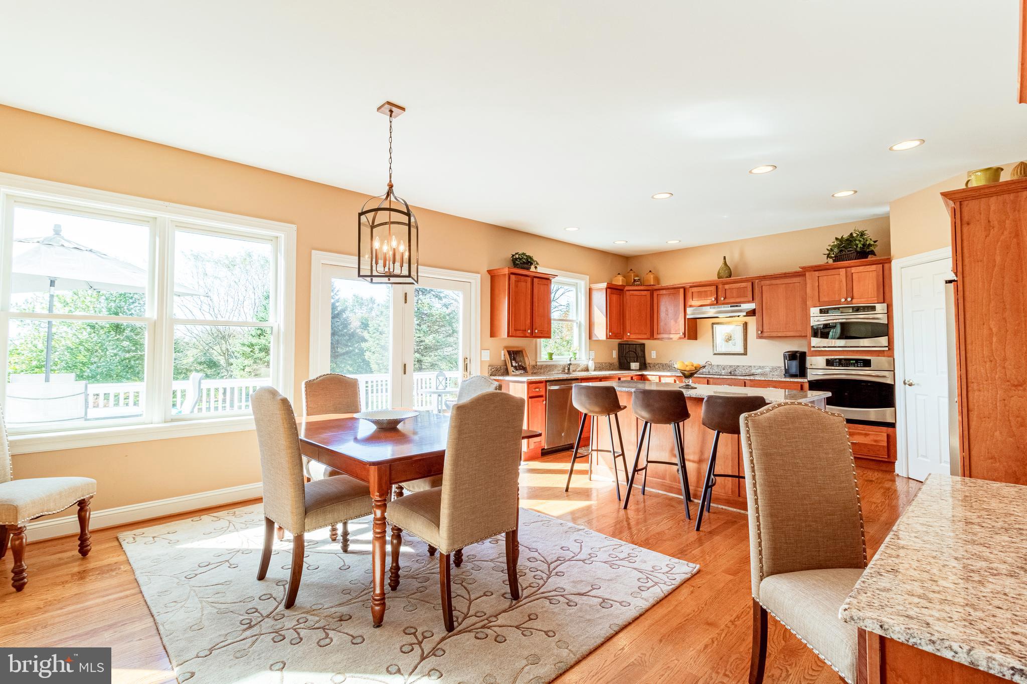 COUNTRY WALK - Residential