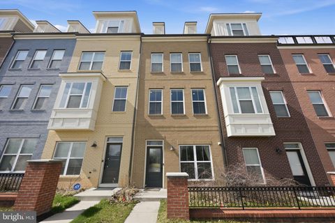 Townhouse For Sale - 12626 Layhill Road<br/> SILVER SPRING, MD 20906