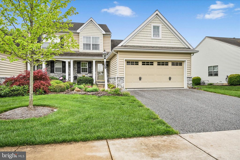 Photo of 109 Waypoint Drive, LANCASTER, PA 17603 (MLS # PALA2083570)