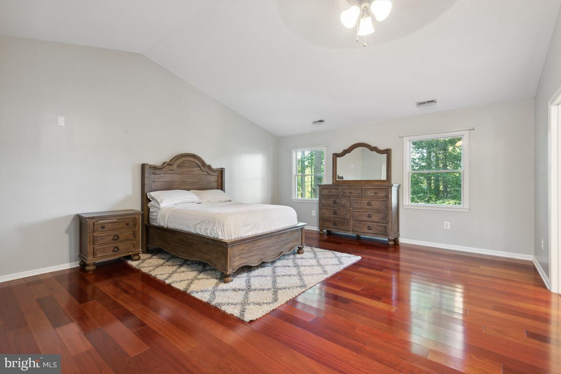 GREEN MEADOWS - Residential