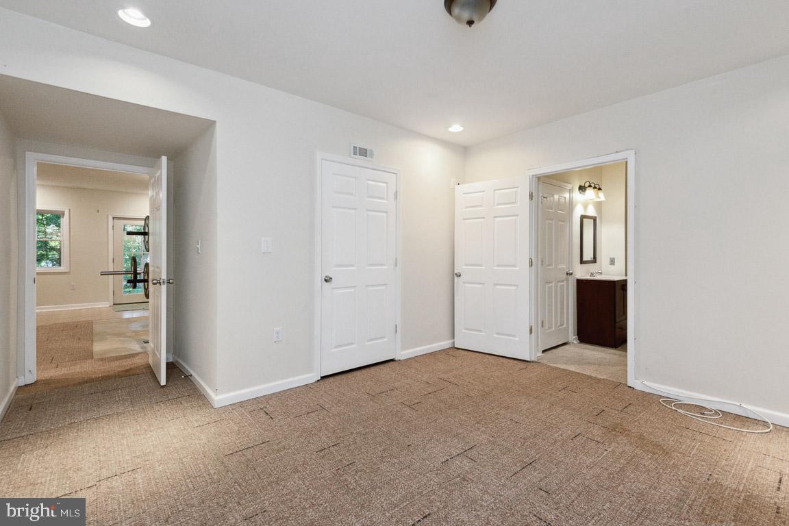 GREEN MEADOWS - Residential