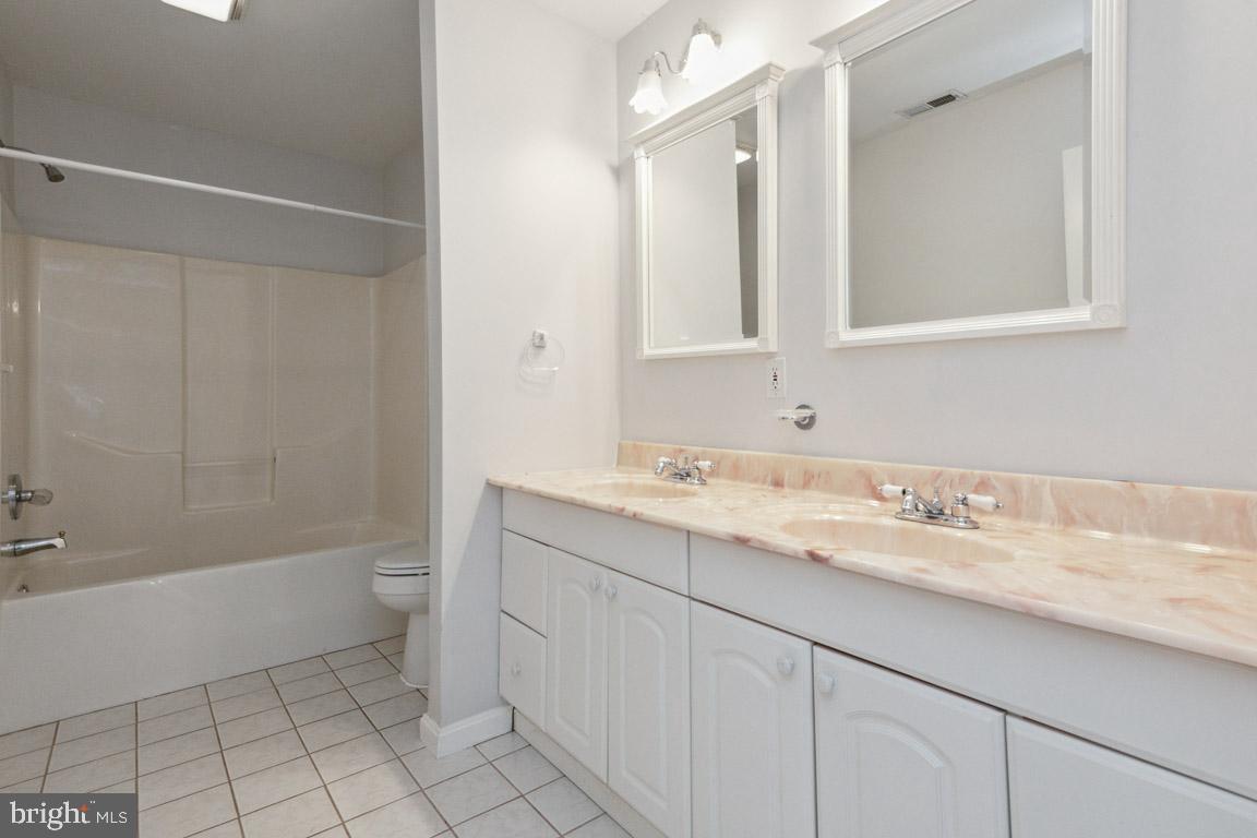 GREEN MEADOWS - Residential