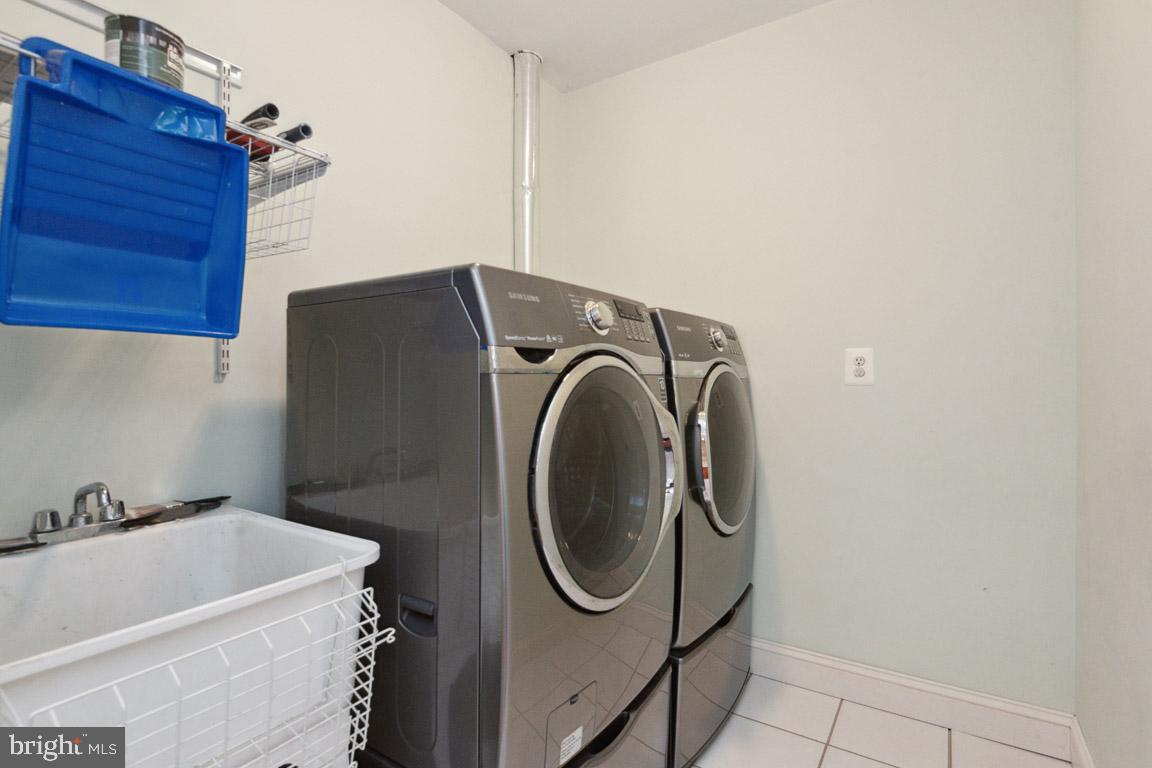 GREEN MEADOWS - Residential