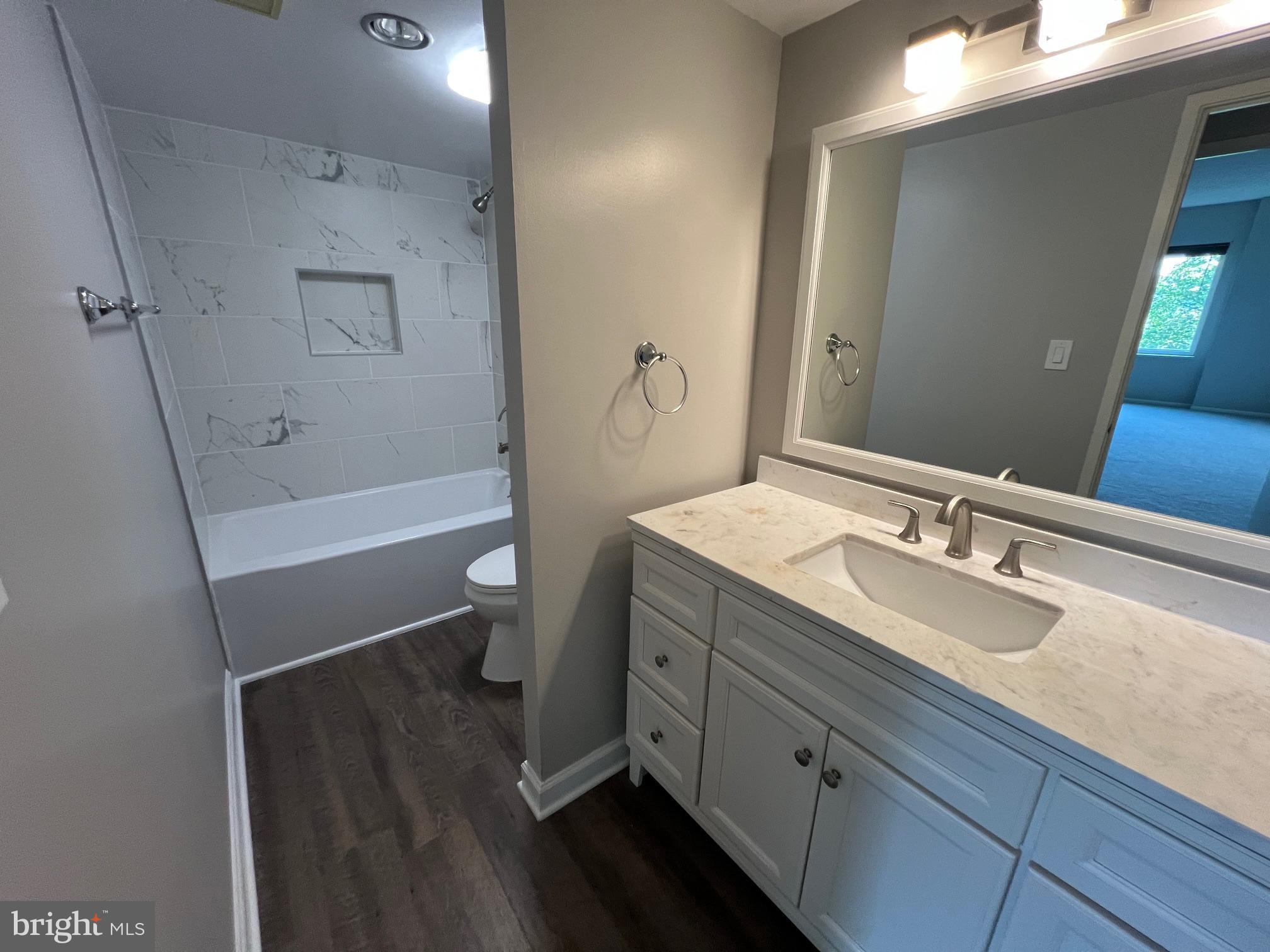 ROTONDA - Residential Lease