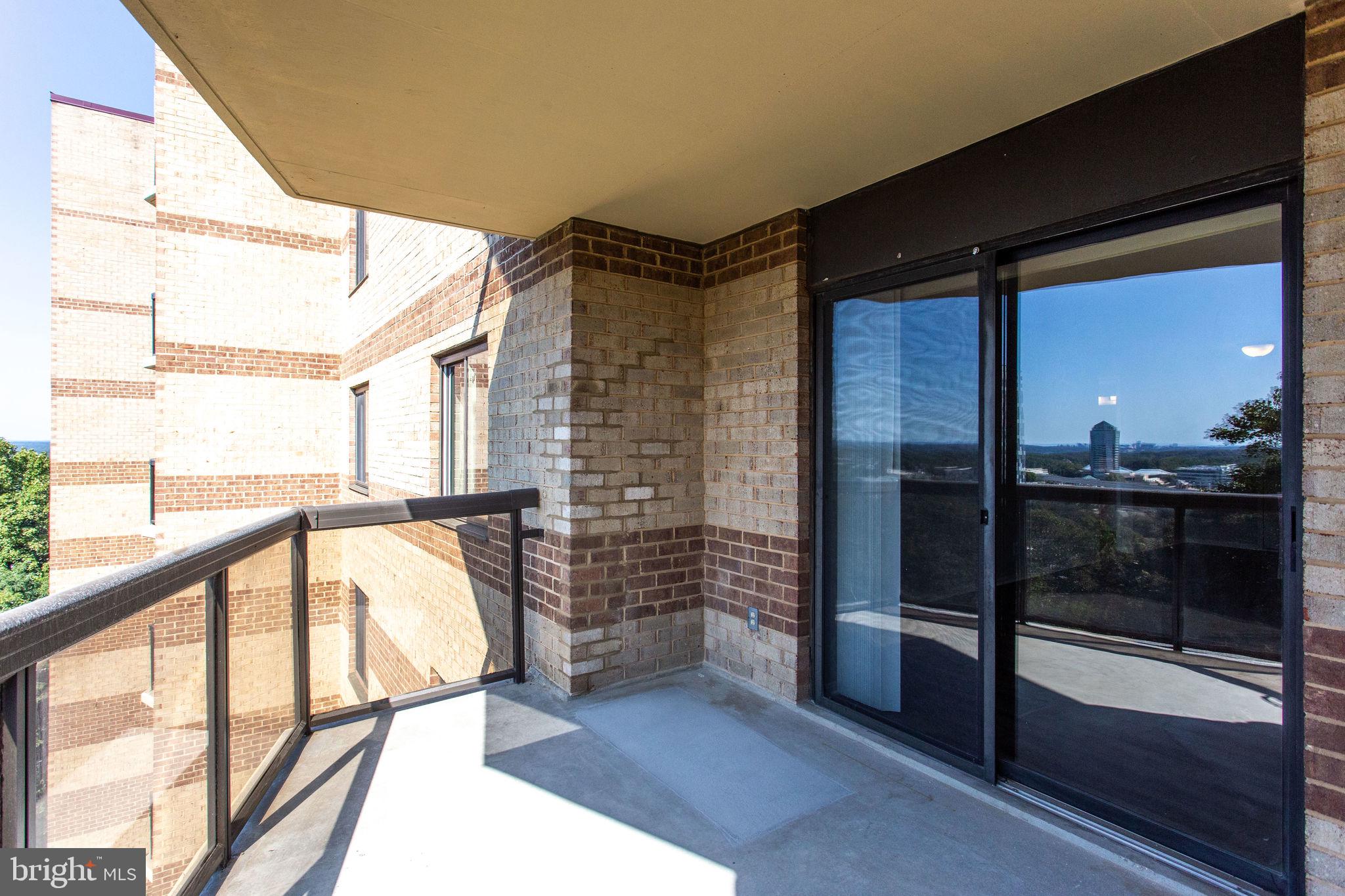 ROTONDA - Residential Lease