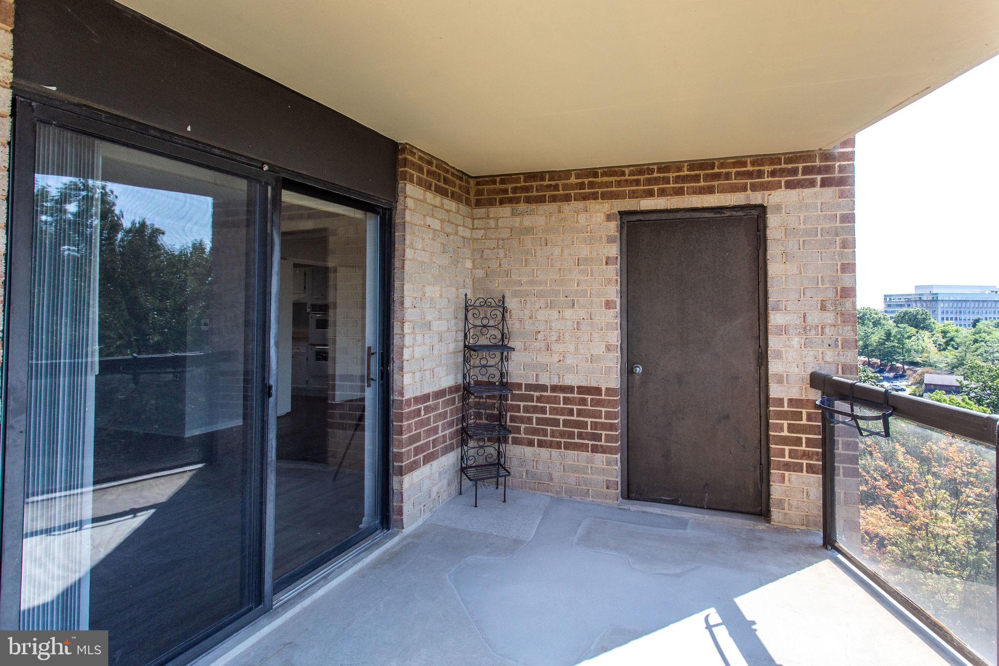 ROTONDA - Residential Lease