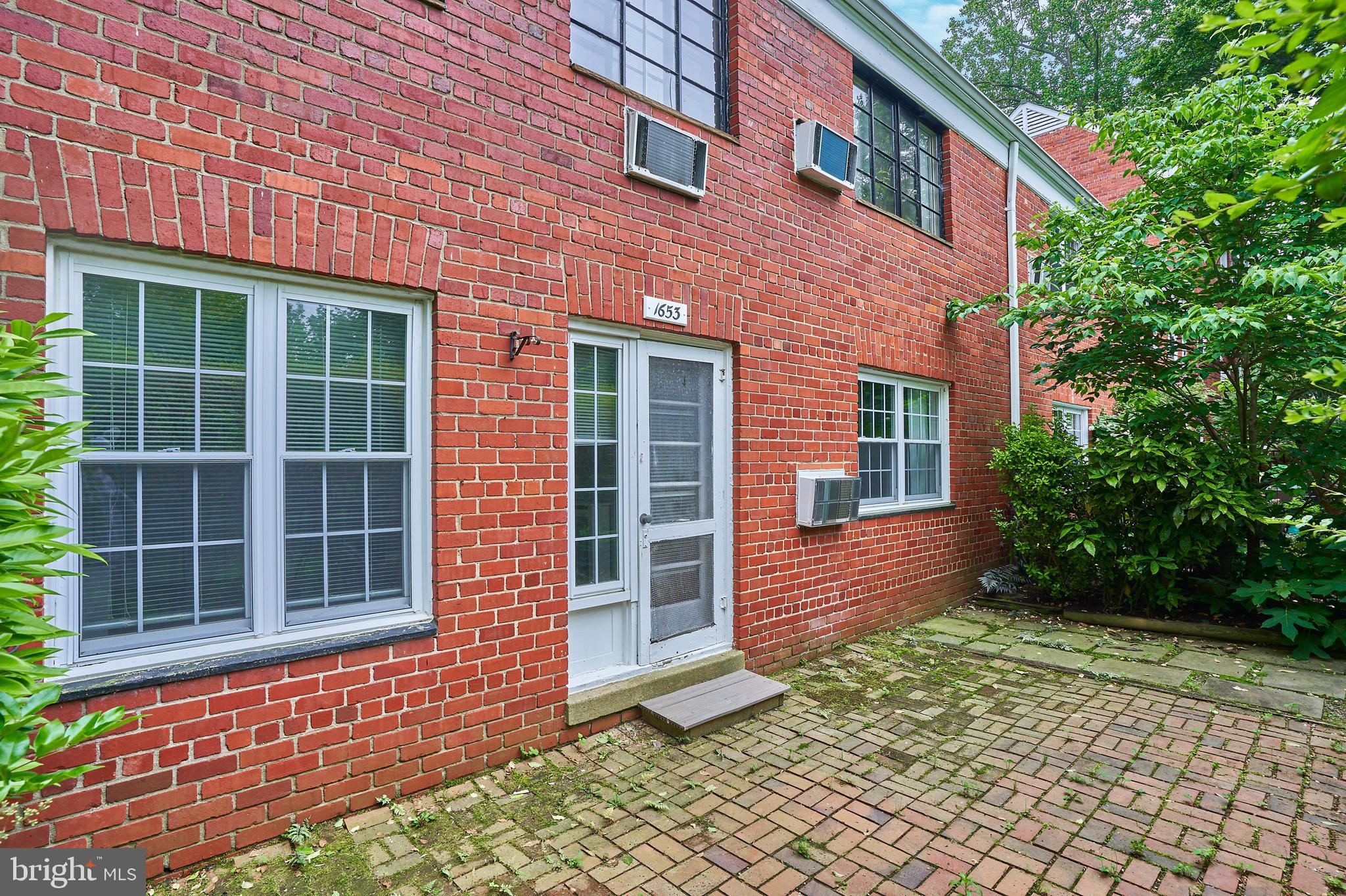 PARKFAIRFAX - Residential Lease