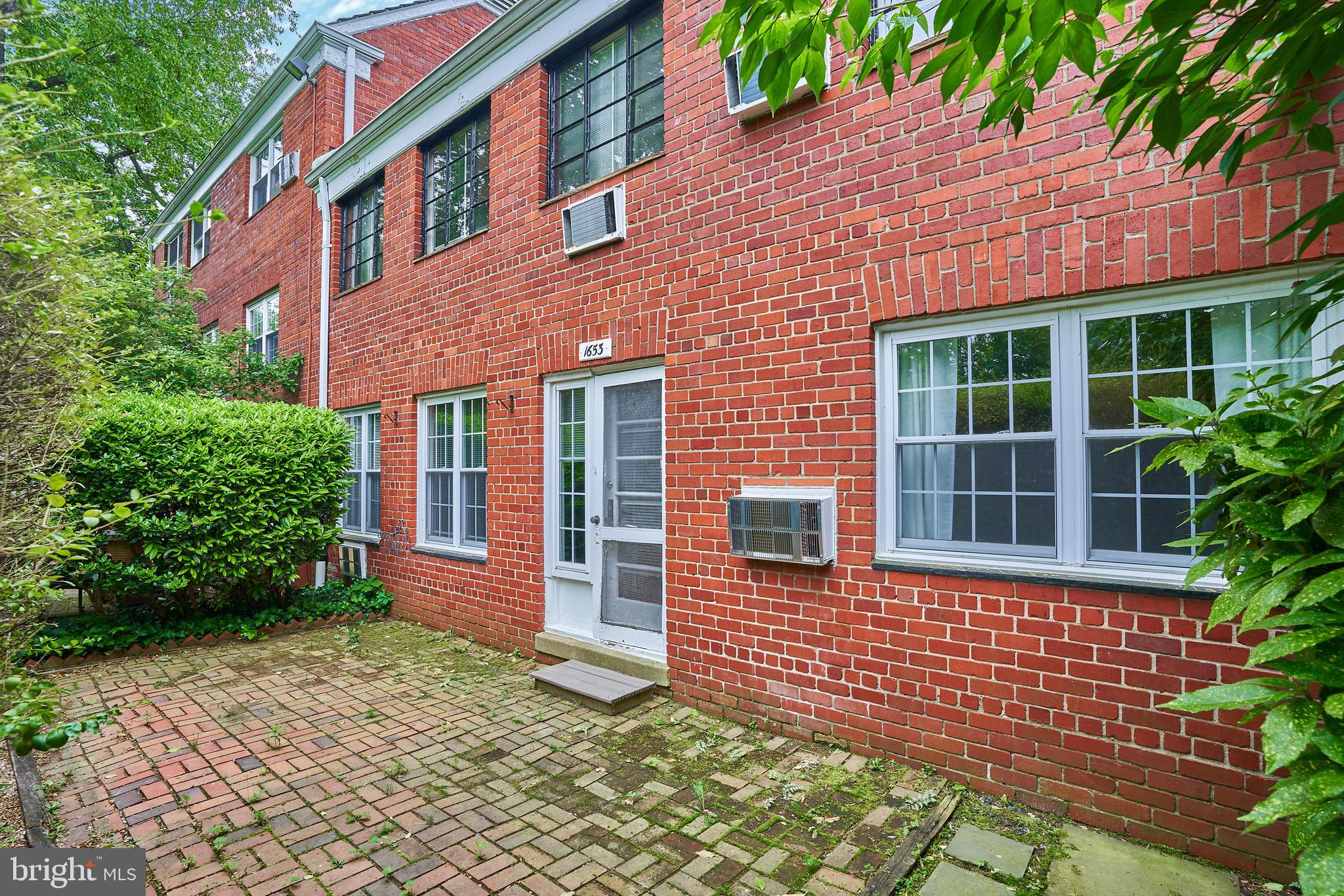 PARKFAIRFAX - Residential Lease