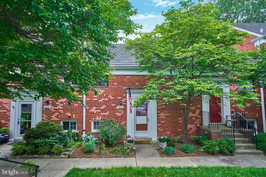 Garfield Model 1 bed + 1 bath patio home with refreshed spaces provides the best of Parkfairfax has to offer with updates for modern living. Freshly painted throughout in decorator wall color. Soaring 10 ft ceilings! Renovated kitchen with custom gray cabinetry and butcher block countertops. Charming porcelain farmhouse sink with stainless steel appliances - gas cooking!  Refinished parquet wood flooring in light blonde stain. Full size front loading washer + dryer located in closet, not kitchen! New a/c/heat (combo) wall units just installed in dining room + bedroom. Enjoy dedicated English back garden with all brick  patio. Back garden overlooks expansive grassy knoll. Park in front of home. No move in fee. Tenant pays electric, tv, internet. Sewer, water, trash, gas cooking are included in rent. Enjoy Parkfairfax community pools, tennis courts, tot lots, and acres of greenery!  Walk to Shirlington over pedestrian bridge to frequent shops, restaurants and cafes. Convenient to 395, DC, Del Ray, Old Town. DASH Bus to Pentagon City Metro.  Storage unit conveys in adjacent building. No pets. Available for immediate occupancy.  Home is professionally managed. No short term leases. Minimum one year lease is required.