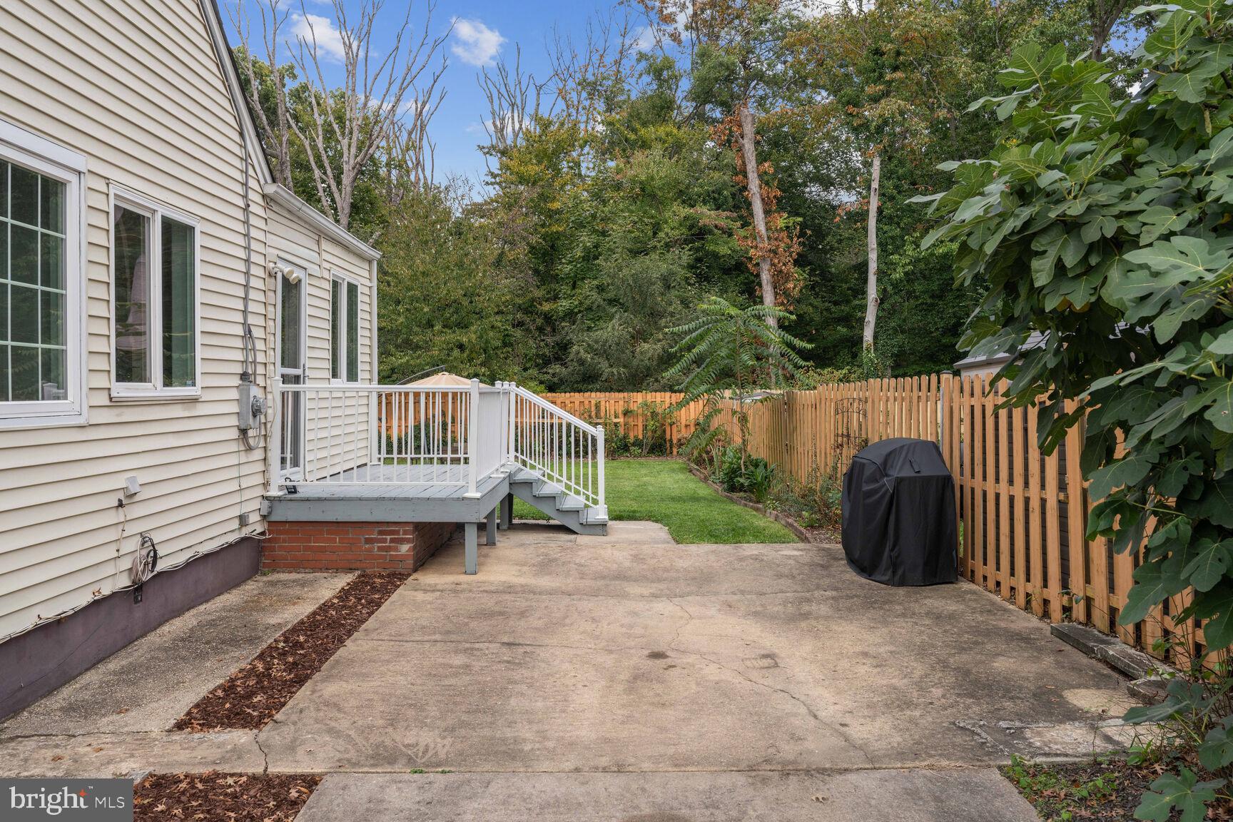 BUCKNELL MANOR - Residential