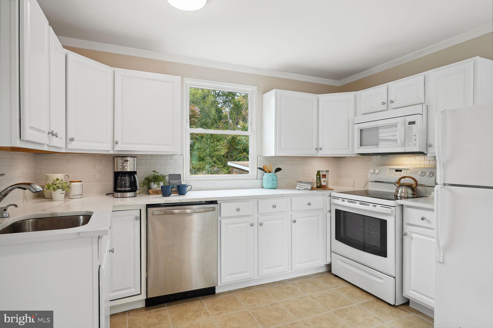 BUCKNELL MANOR - Residential