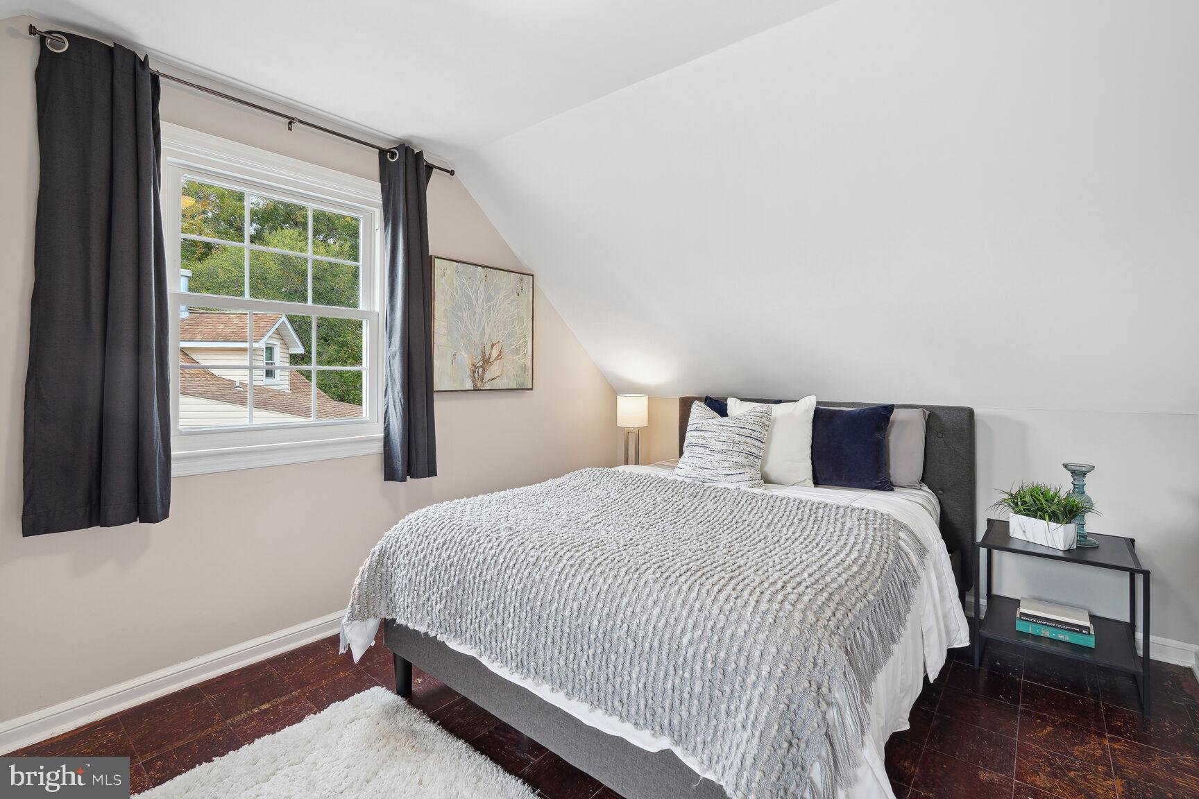 BUCKNELL MANOR - Residential