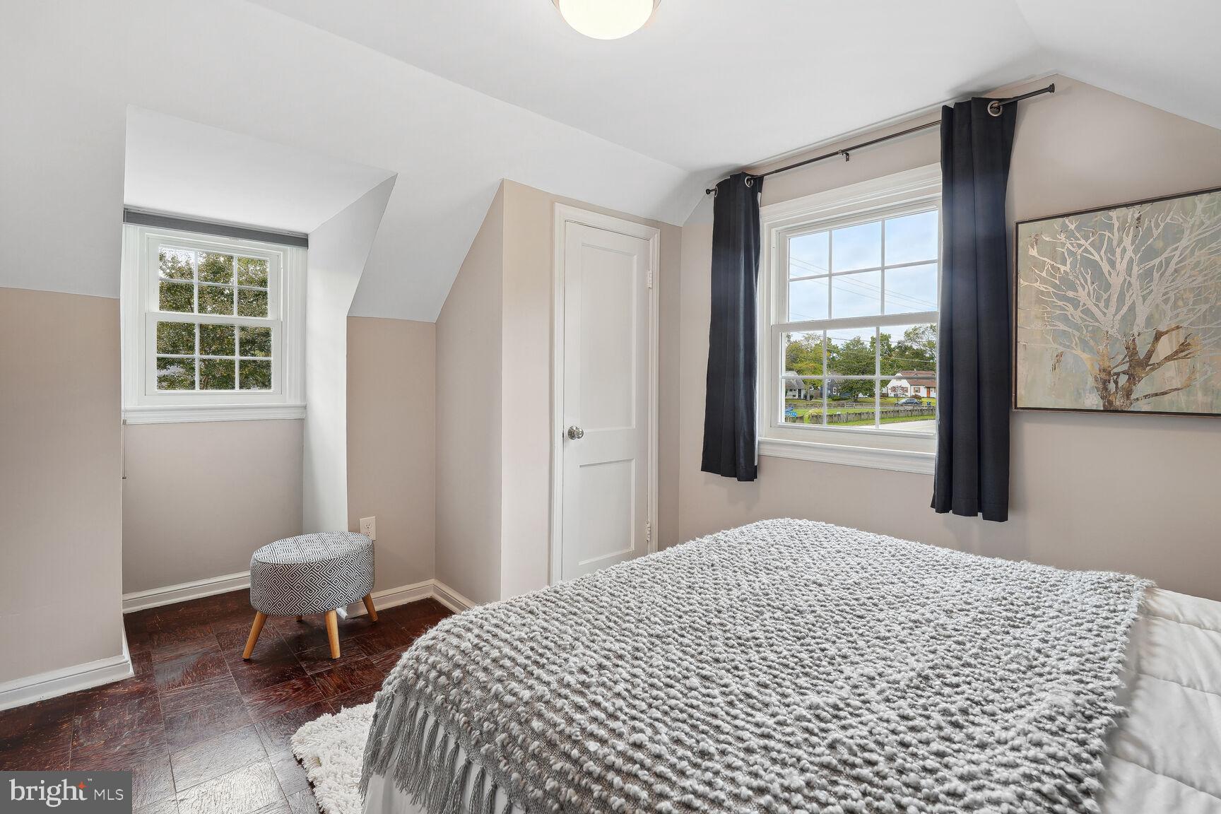 BUCKNELL MANOR - Residential