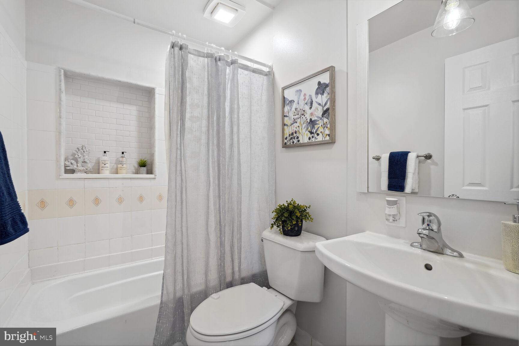 BUCKNELL MANOR - Residential