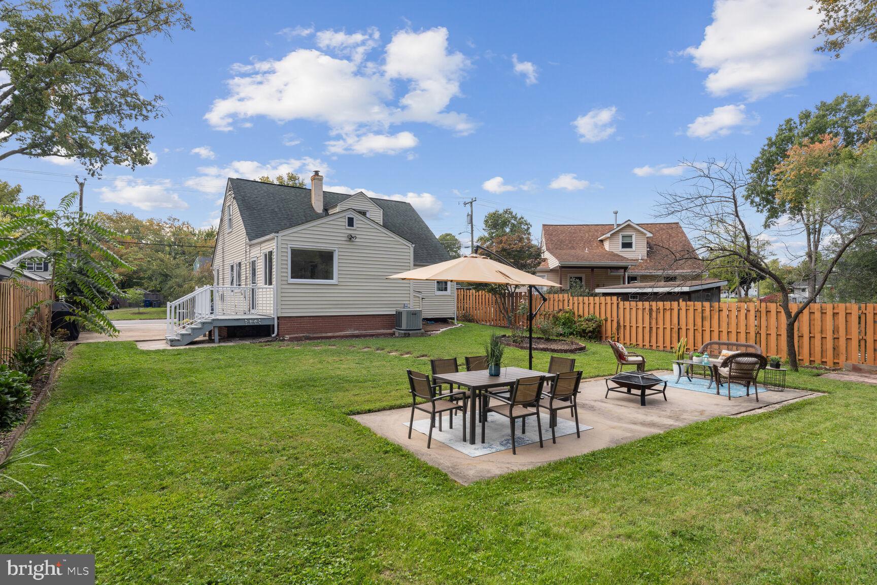 BUCKNELL MANOR - Residential