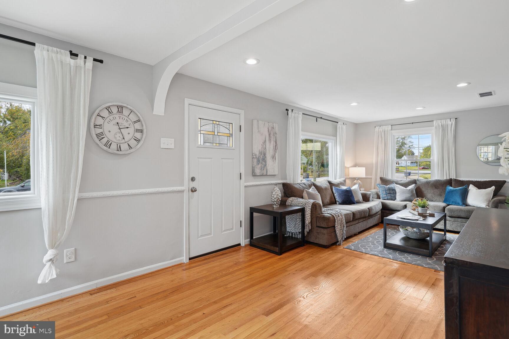 BUCKNELL MANOR - Residential