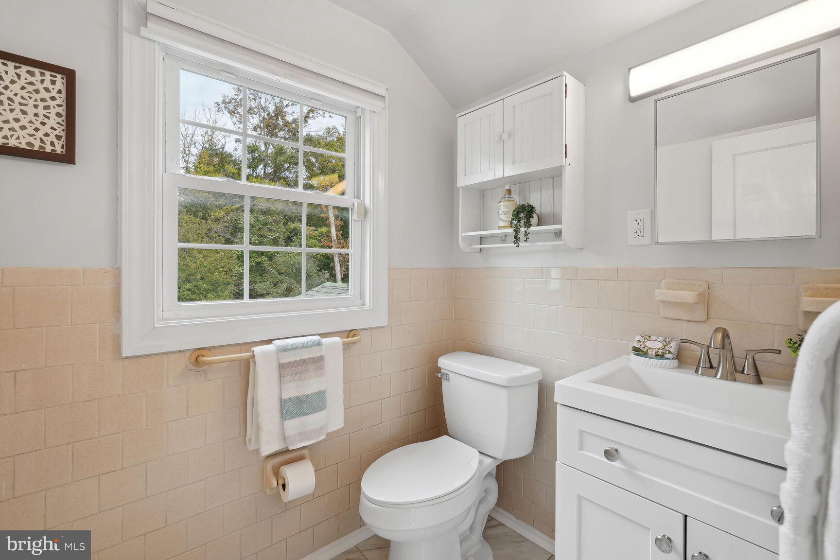 BUCKNELL MANOR - Residential