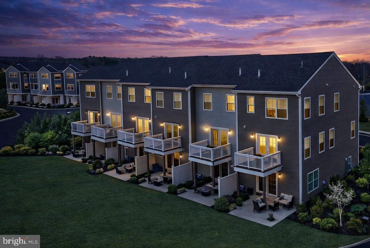 10 LITTLE POND DRIVE