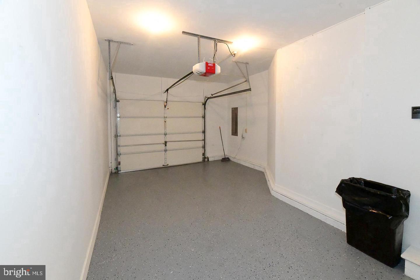 GREENVIEW WEST - Residential Lease