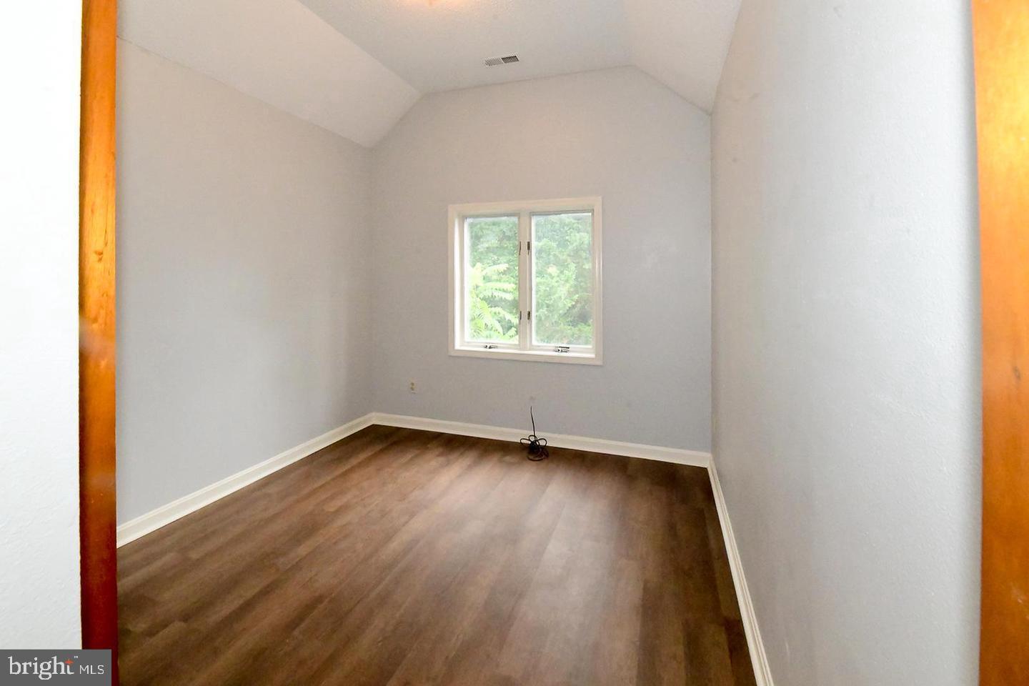 GREENVIEW WEST - Residential Lease