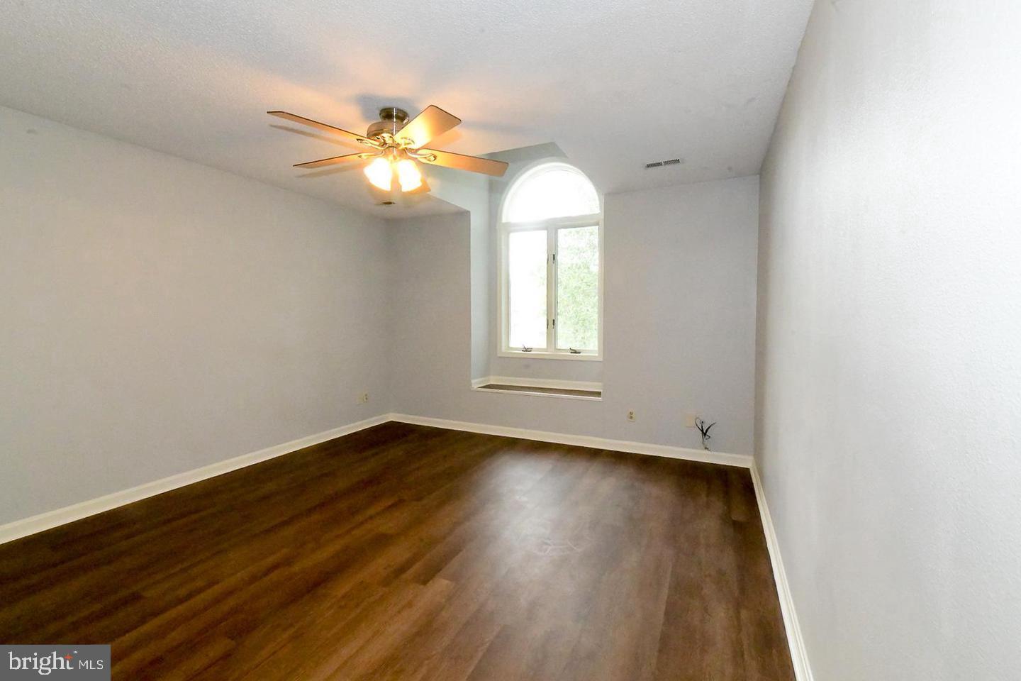 GREENVIEW WEST - Residential Lease