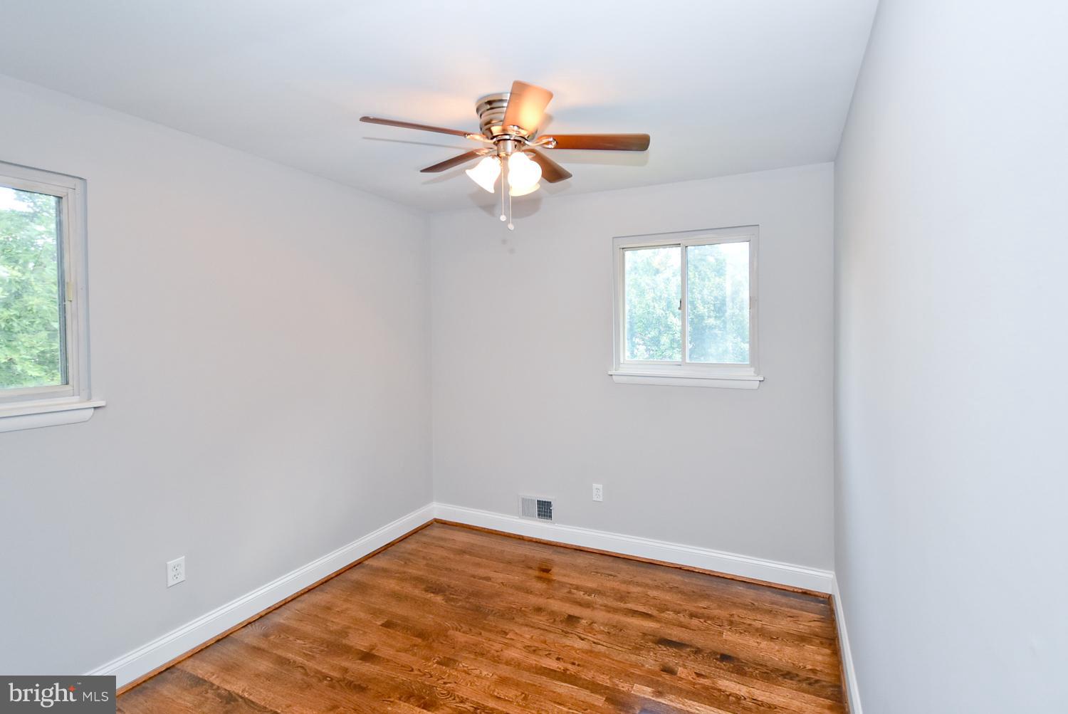 ROYALE GARDENS - Residential