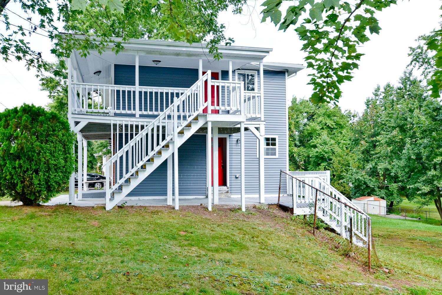 ROYALE GARDENS - Residential