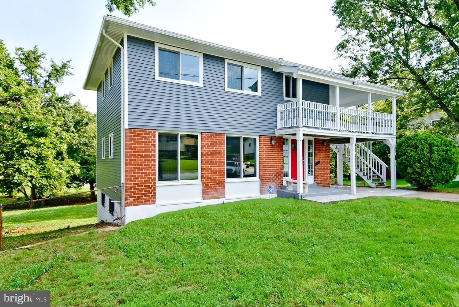 ROYALE GARDENS - Residential