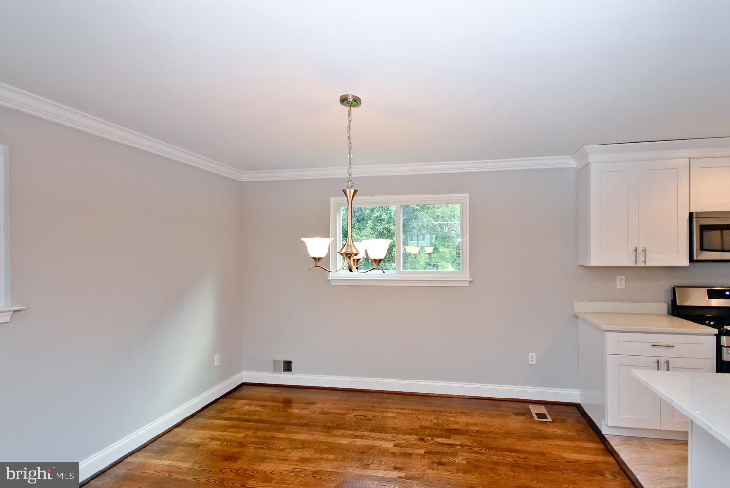 ROYALE GARDENS - Residential