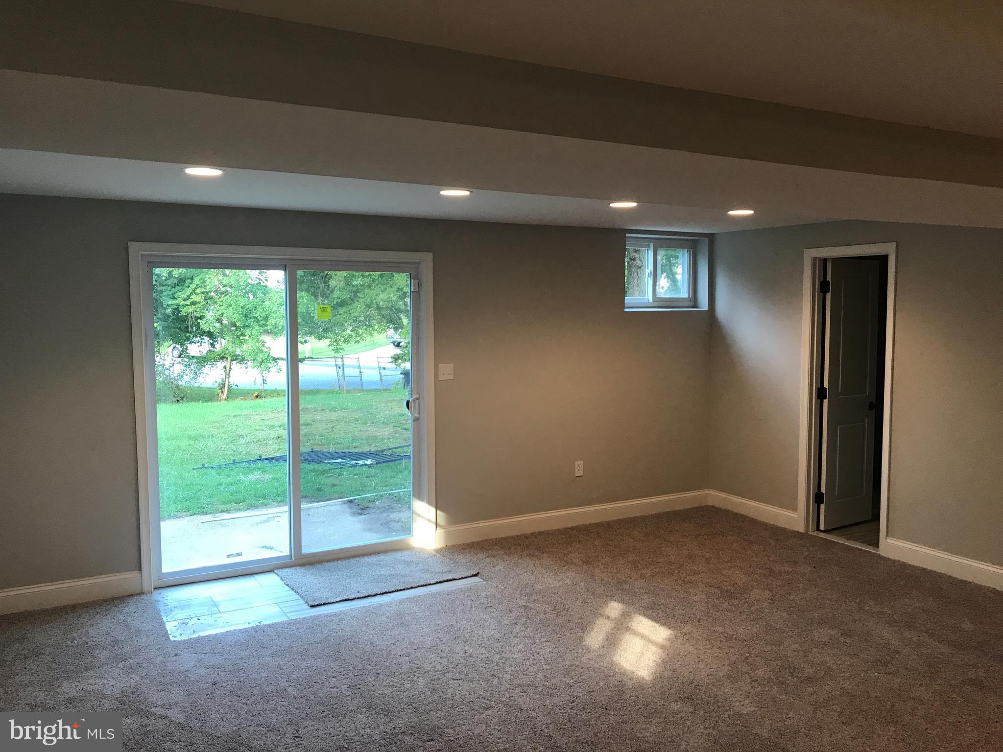 ROYALE GARDENS - Residential