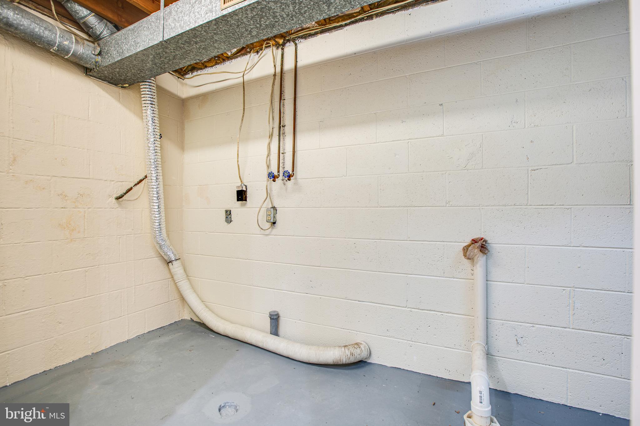 OLDE GREENWICH - Residential Lease