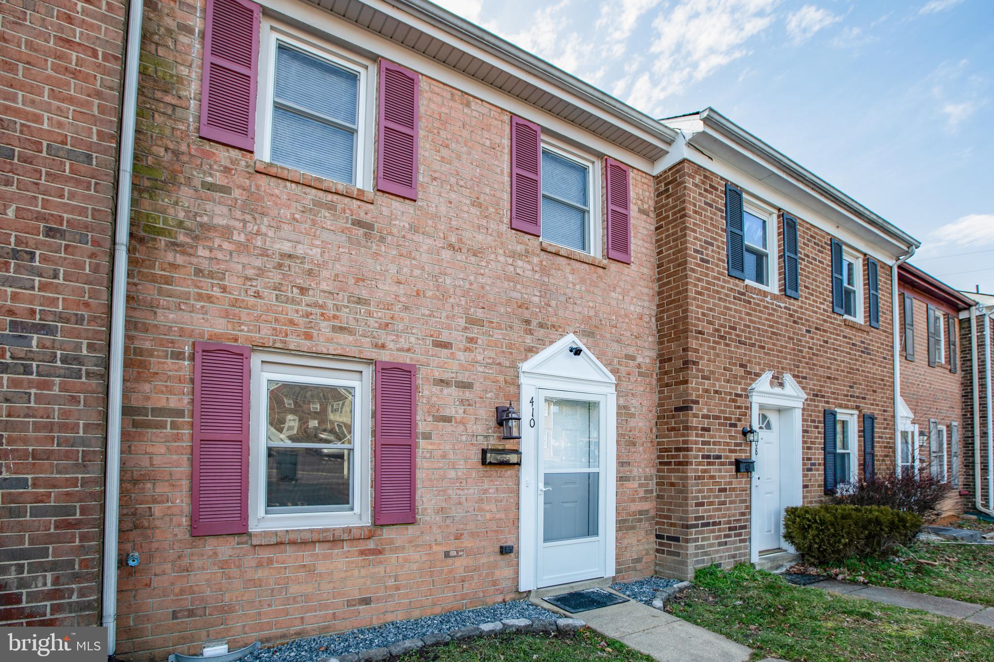 OLDE GREENWICH - Residential Lease