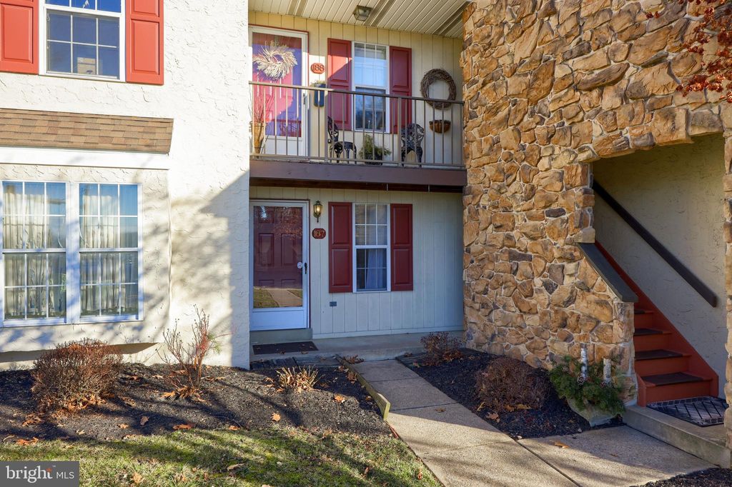 Photo of 187 OAK KNOLL CIR, MILLERSVILLE, PA 17551 (MLS # PALA2030466)