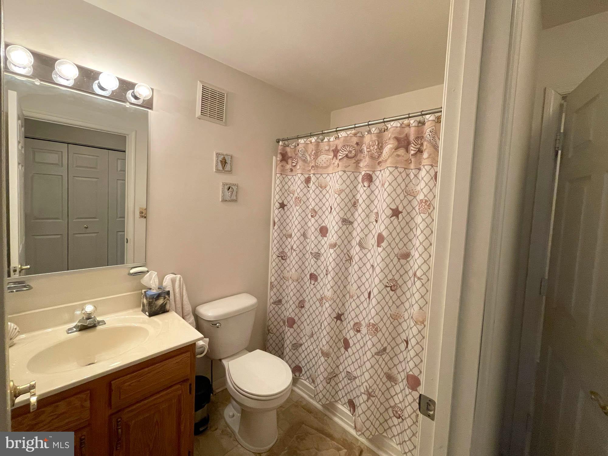 CROMWELL FOUNTAIN - Residential