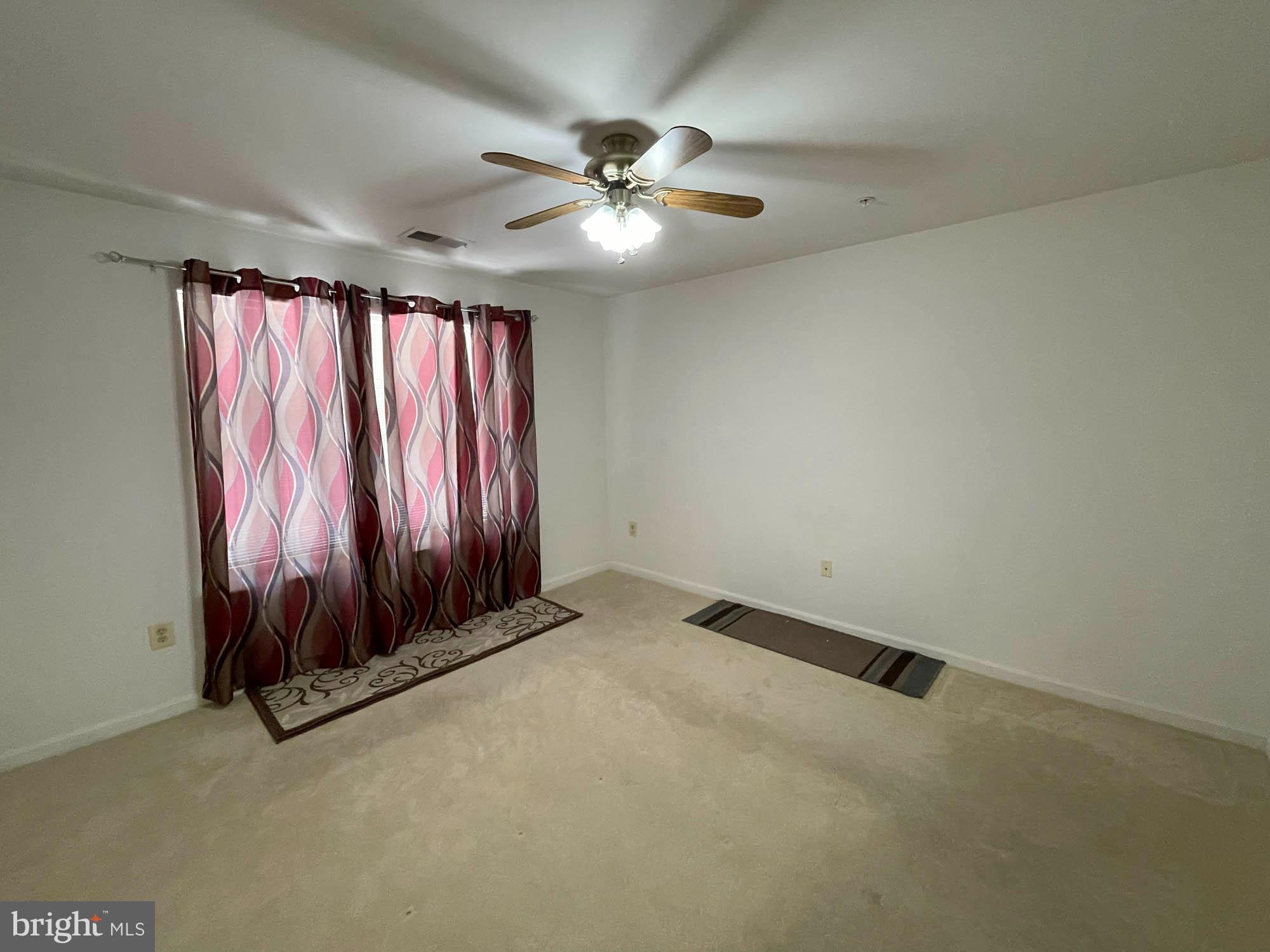 CROMWELL FOUNTAIN - Residential