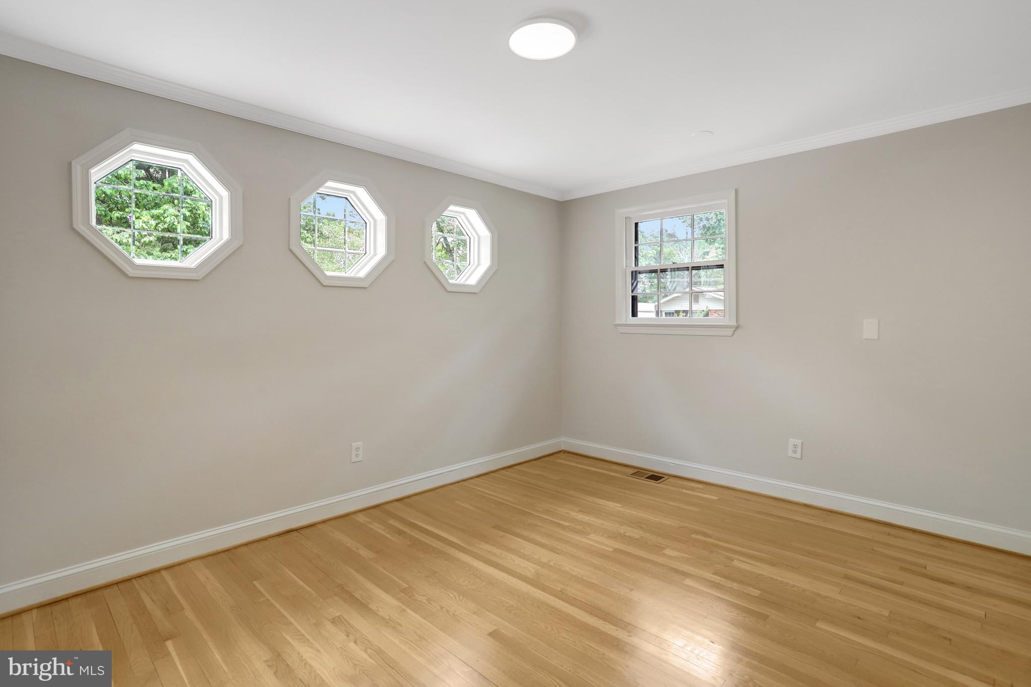 MT VERNON PARK - Residential