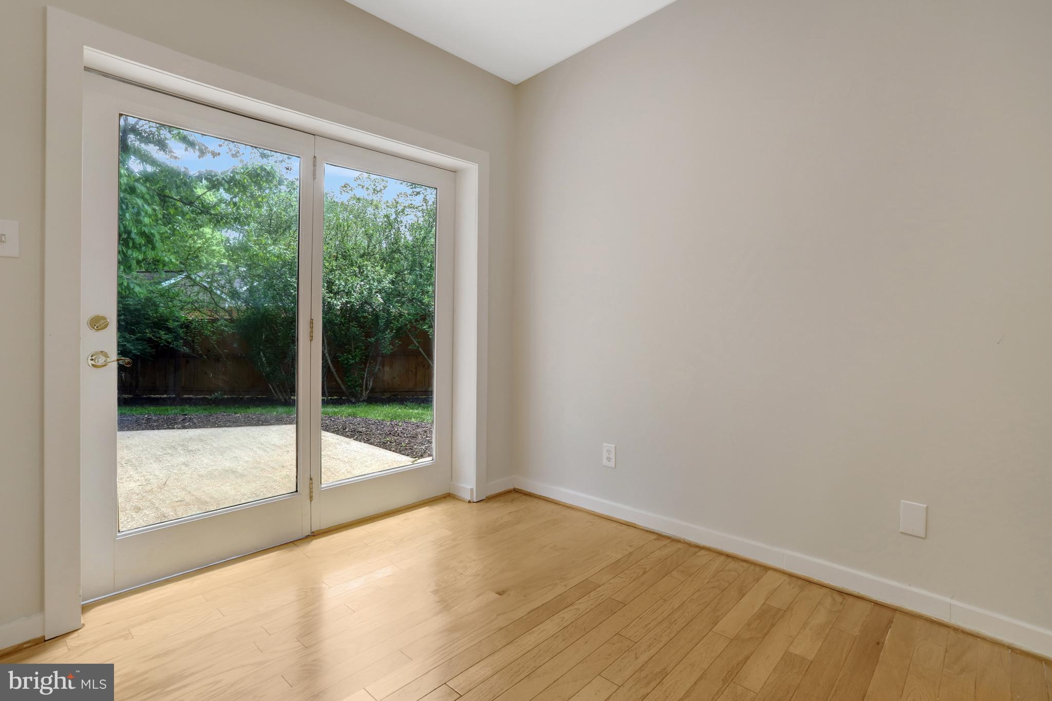 MT VERNON PARK - Residential